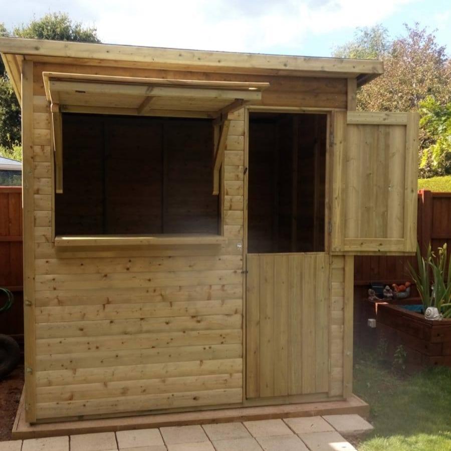 Timber garden bar for events and hospitality