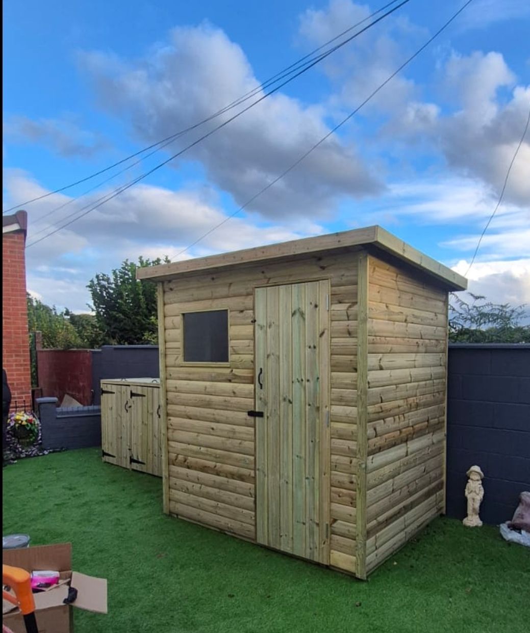 Heavy-duty pent shed with right-hand door and one front window