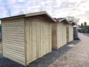Walk-in Christmas market chalet with folding barn doors